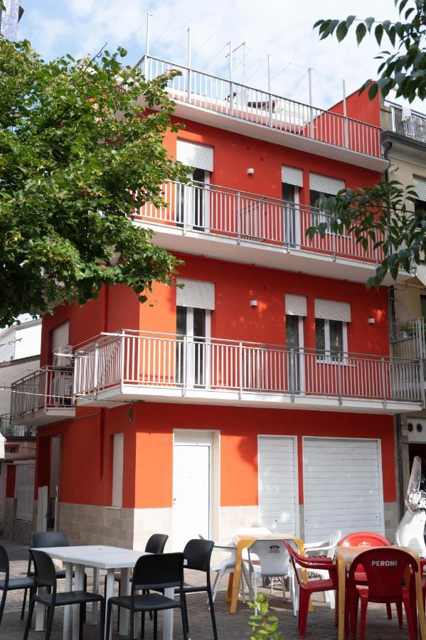 Dimora Rossa Bed & Breakfast Sottomarina Bagian luar foto